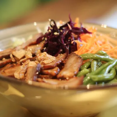 Bò bún porc tranché